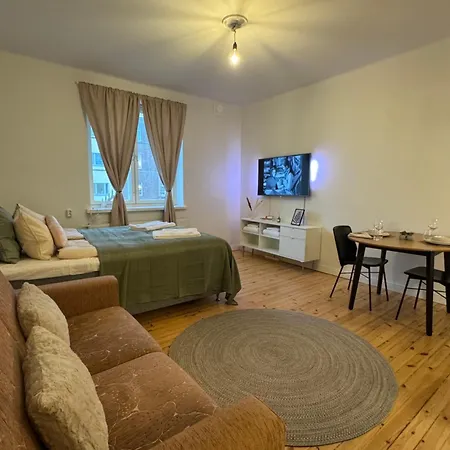 Your Chic Vibrant Apartment *